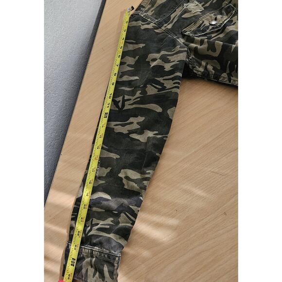 American Bazi Women's Denim Camo Shacket/Jacket Distressed Button-up - Picture 8 of 10